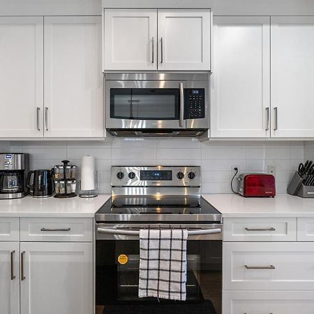 Luxury Spacious Private House Near City Centre 卡加利 外观 照片