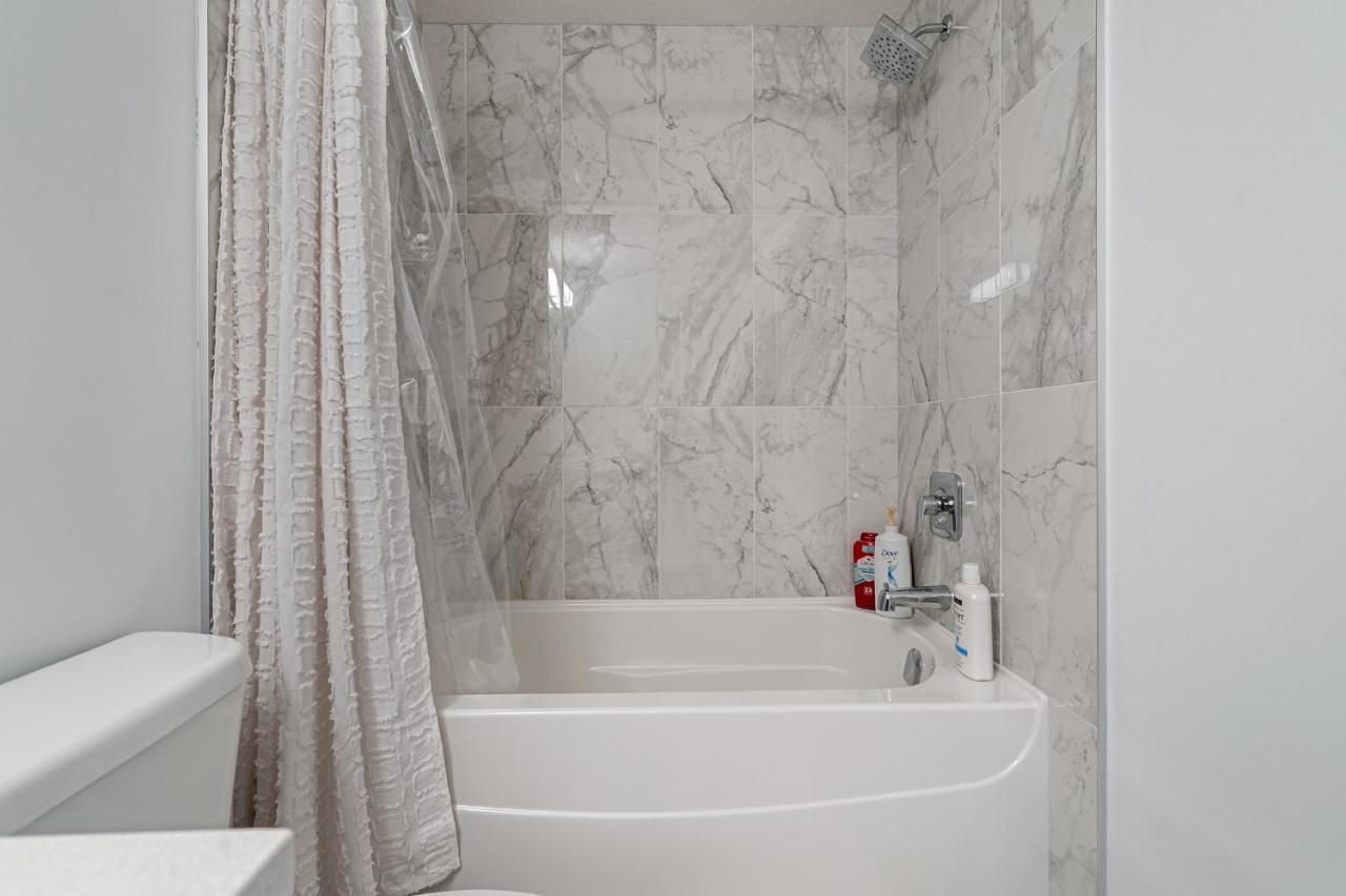 Luxury Spacious Private House Near City Centre 卡加利 外观 照片