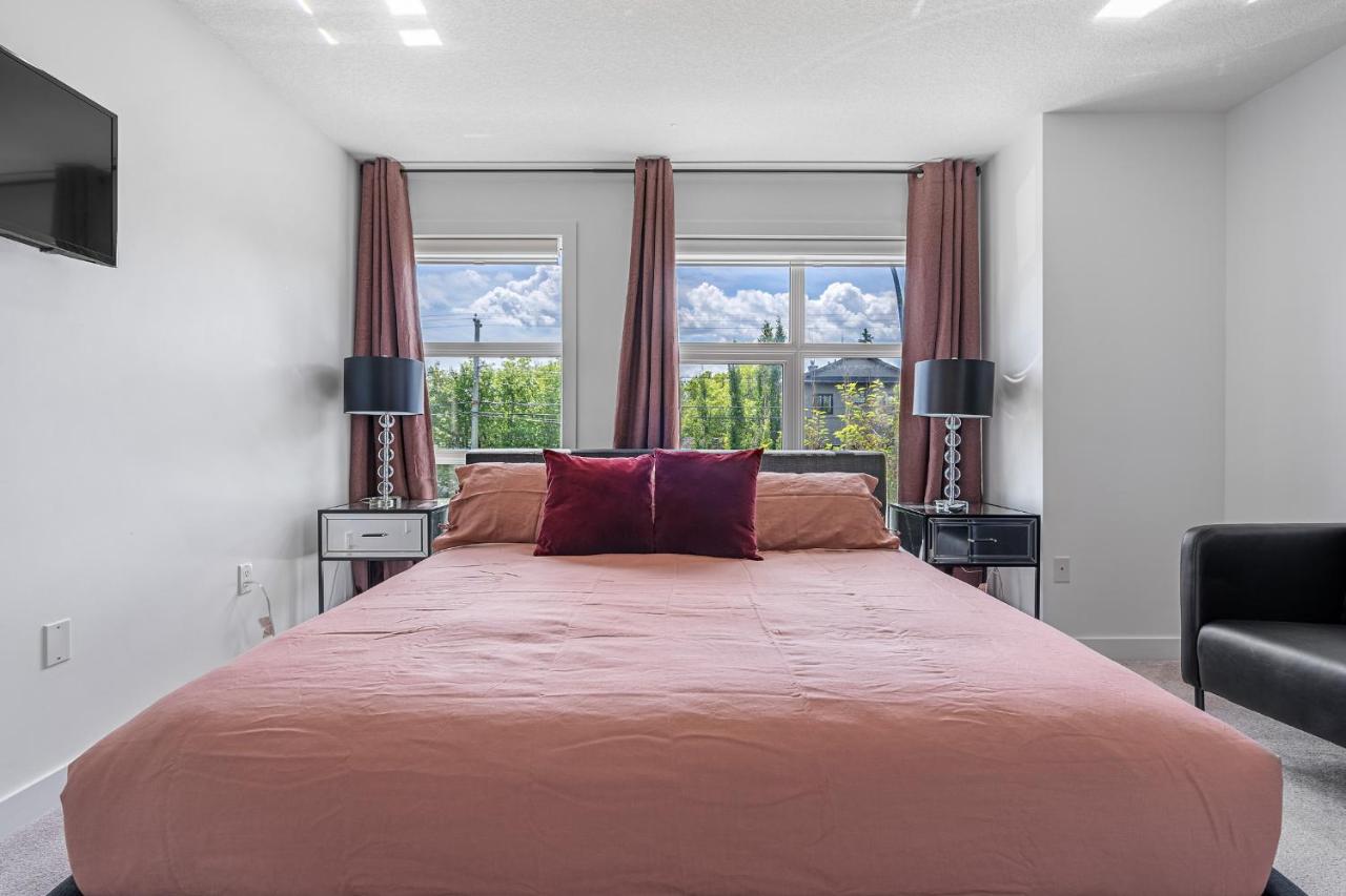 Luxury Spacious Private House Near City Centre 卡加利 外观 照片