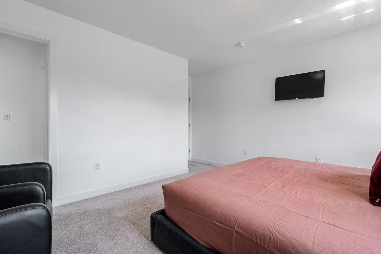Luxury Spacious Private House Near City Centre 卡加利 外观 照片
