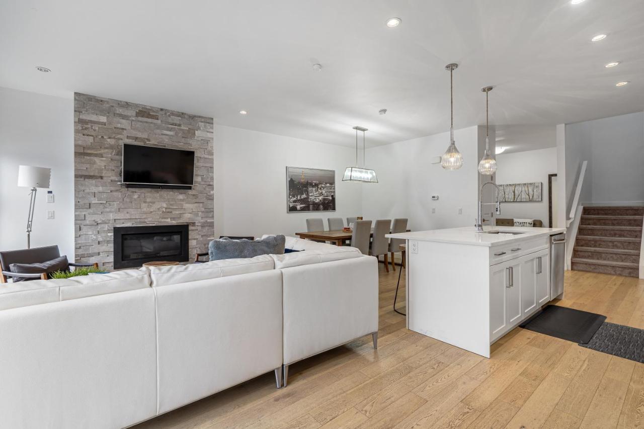 Luxury Spacious Private House Near City Centre 卡加利 外观 照片